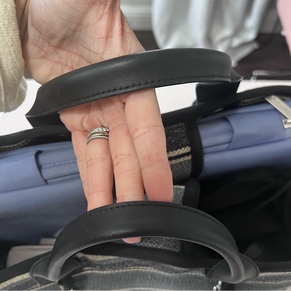 AUTHENTIC CHANEL large shopping tote in Navy blue - Picture 2 of 9